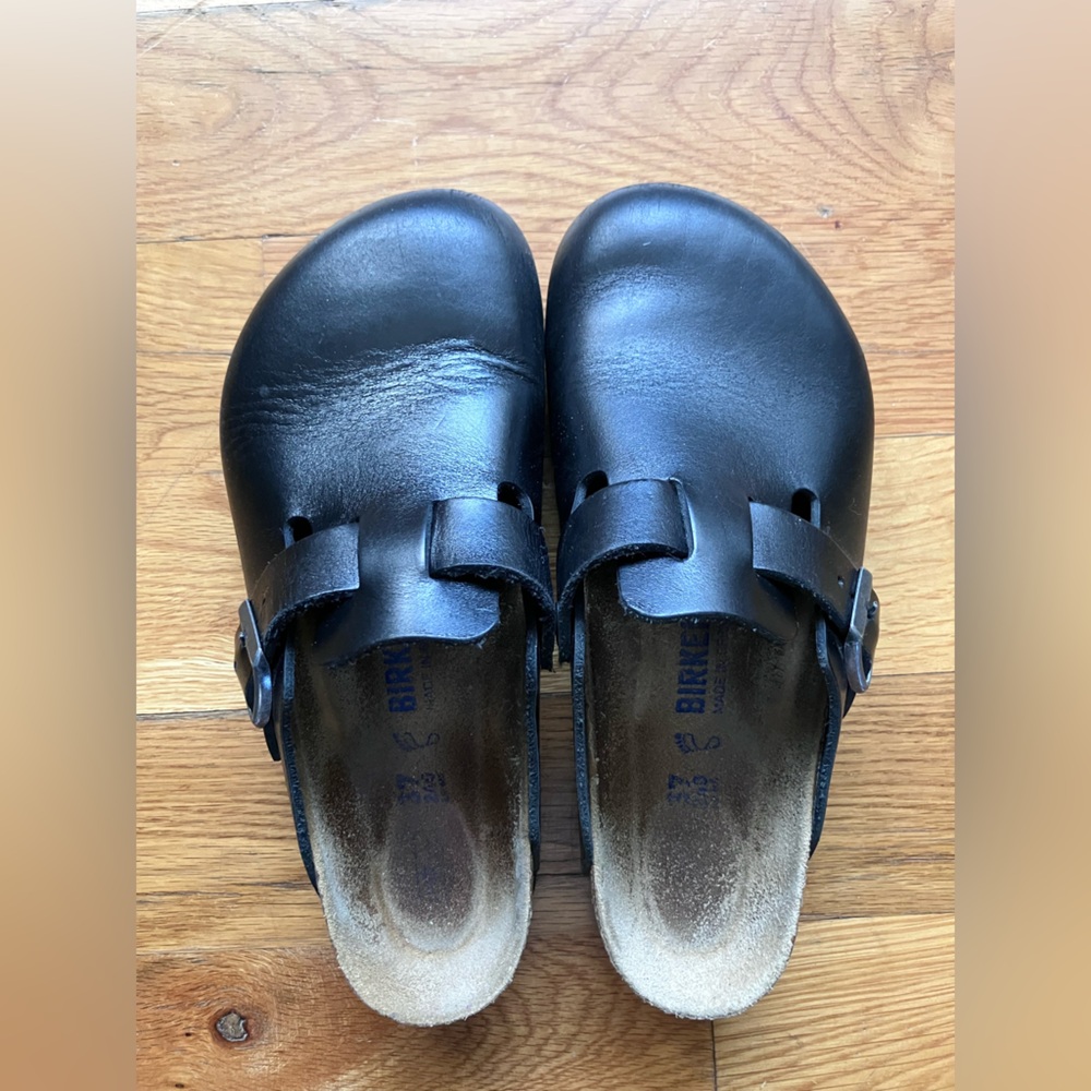 Like New Birkenstock Boston Clogs - Black, Sz 37 🔥